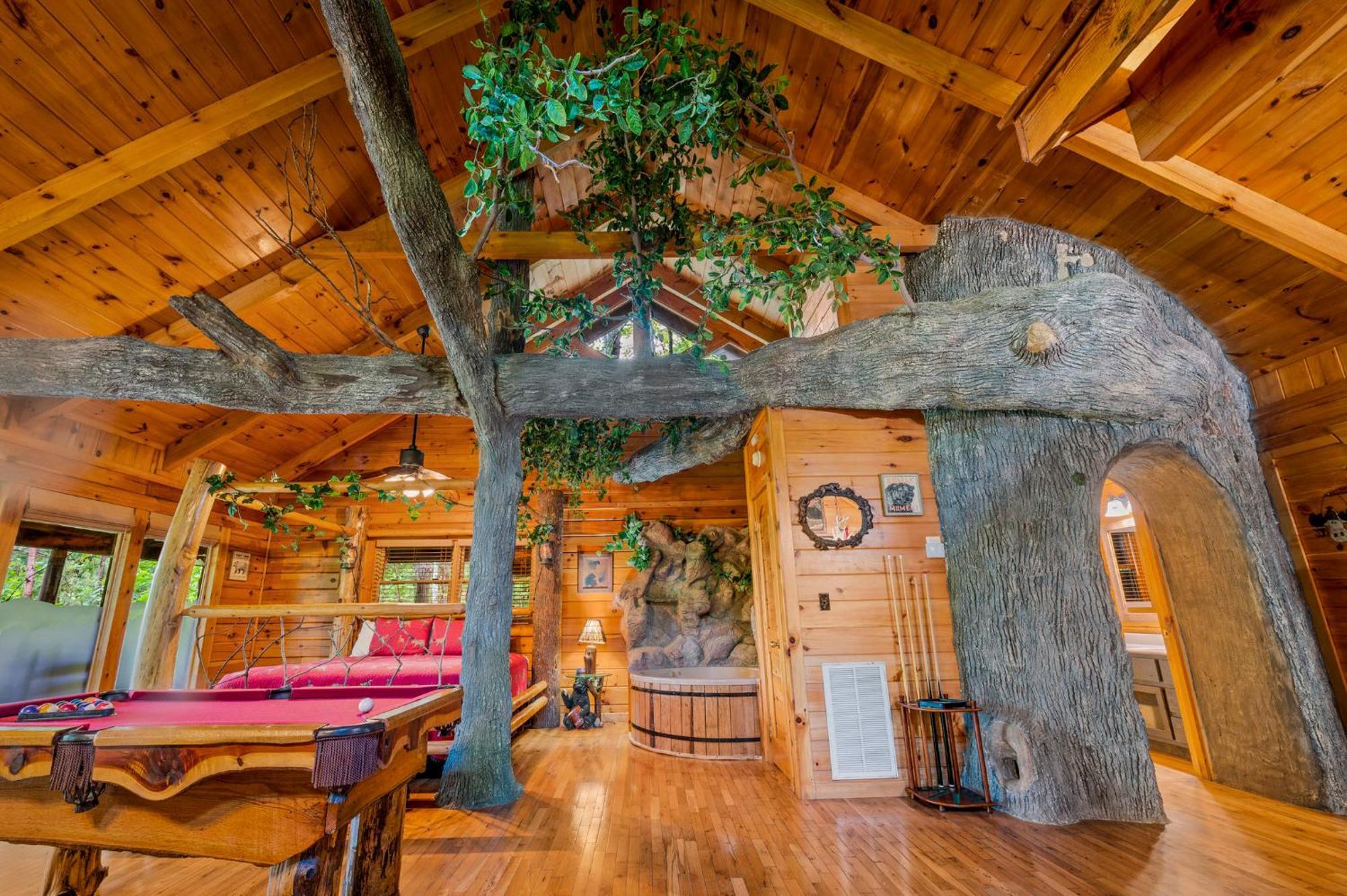 Gatlinburg Enchanted Treehouse By Stony Brook Cabins Exterior photo