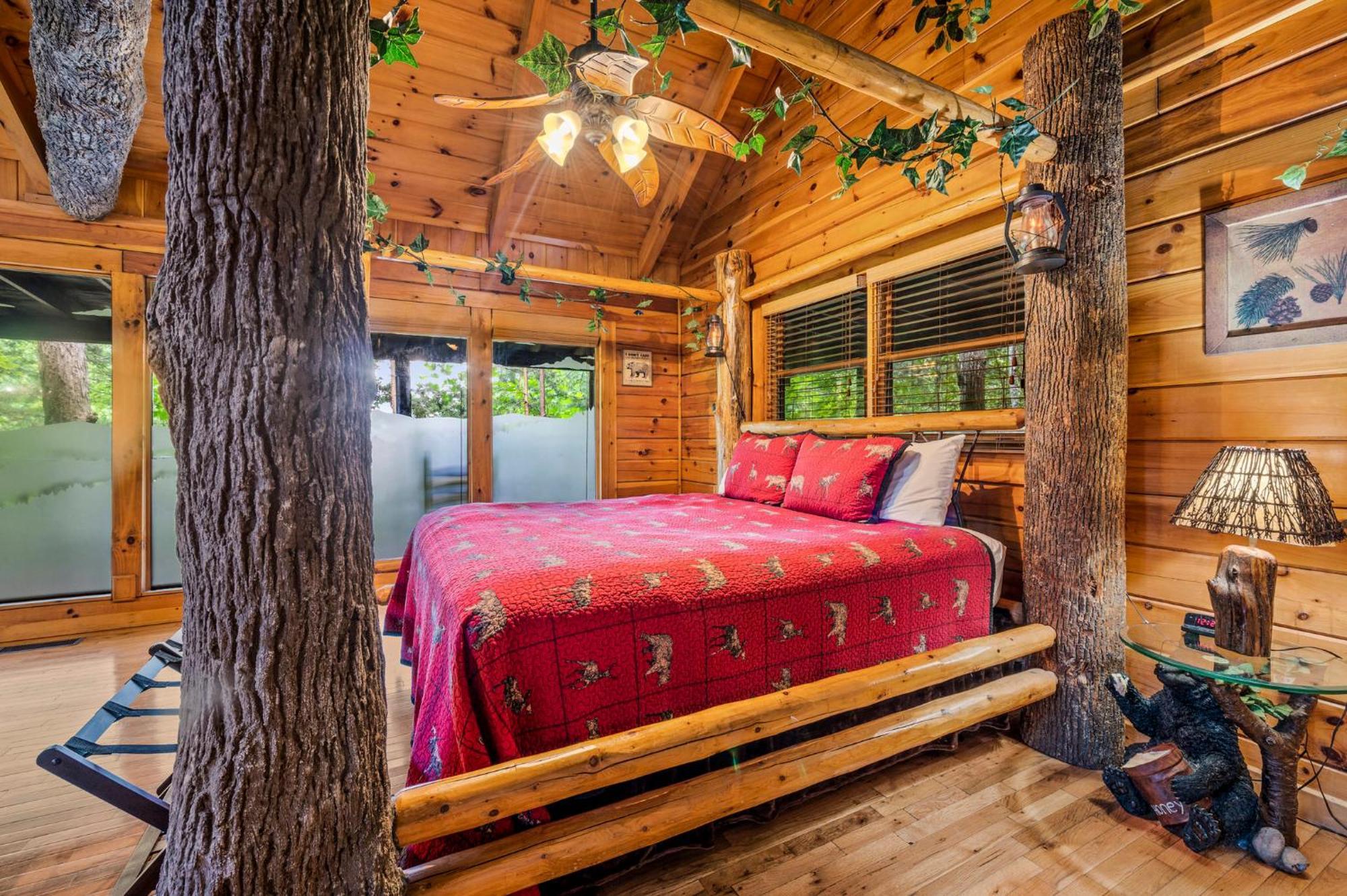 Gatlinburg Enchanted Treehouse By Stony Brook Cabins Exterior photo