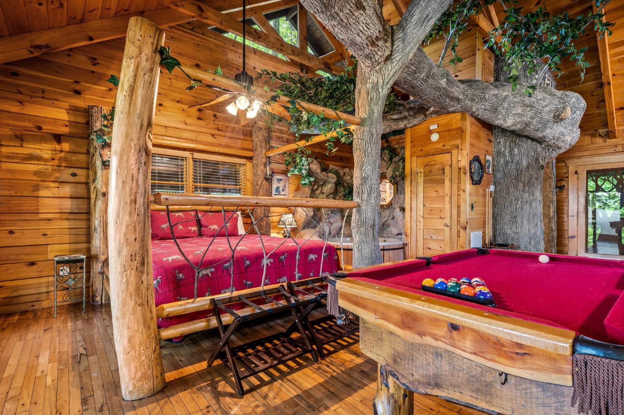 Gatlinburg Enchanted Treehouse By Stony Brook Cabins Exterior photo